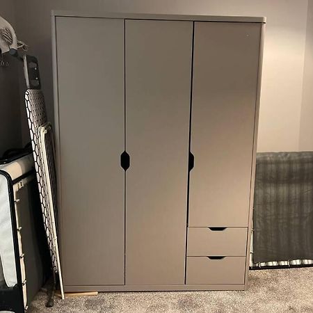 Spacious, Bright Twin Studio Apartment Лондон Экстерьер фото
